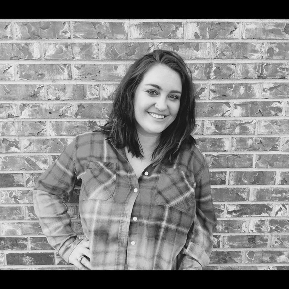 Meet your Posher, Erin - Picture 1 of 1